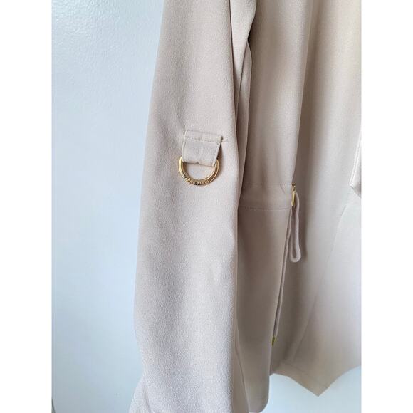 Anne Klein Beige Open Front Waterfall Jacket M Gold Accents Minimalist Neutral - Picture 5 of 8